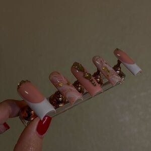 Custom made press ons